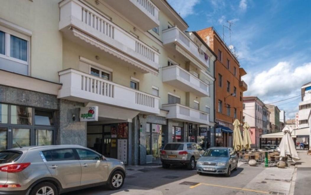 Apartment In The Center Of Póla Kültér fotó