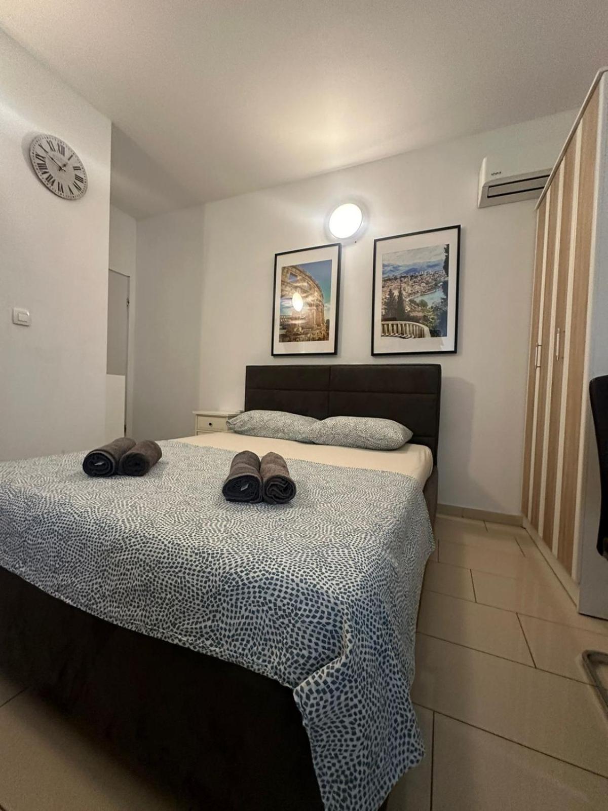Apartment In The Center Of Póla Kültér fotó